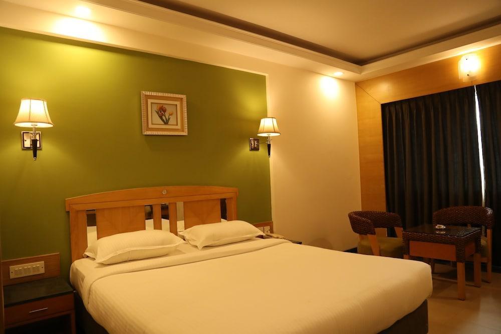 Hotel Dr Rajkumar International Bangalore Exteriör bild