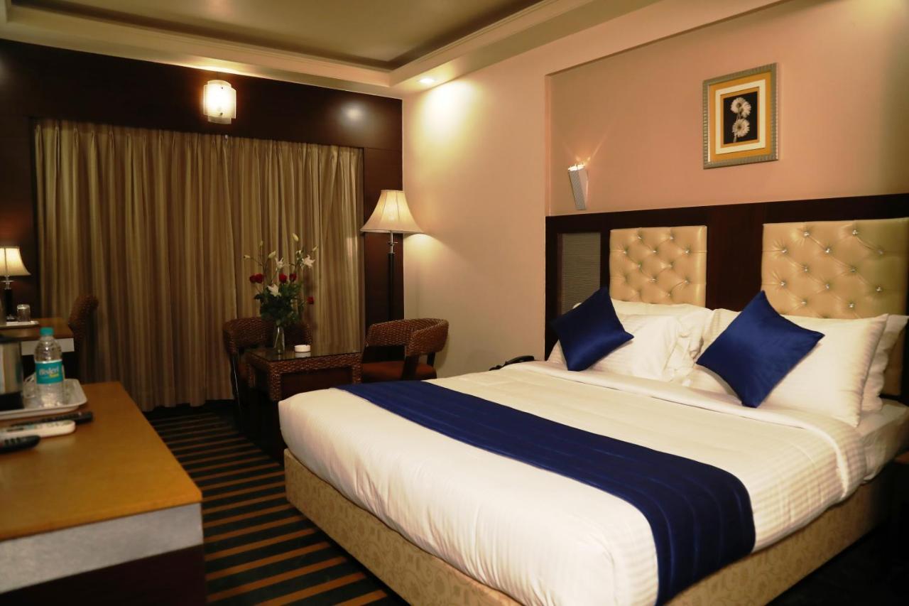 Hotel Dr Rajkumar International Bangalore Exteriör bild