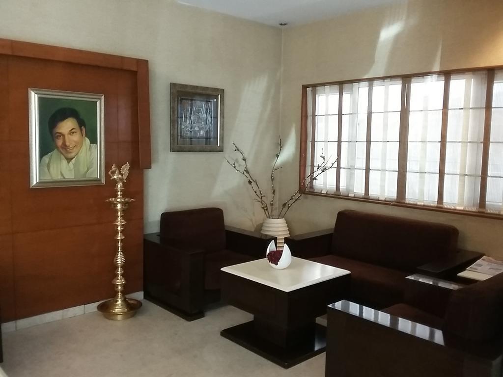 Hotel Dr Rajkumar International Bangalore Exteriör bild