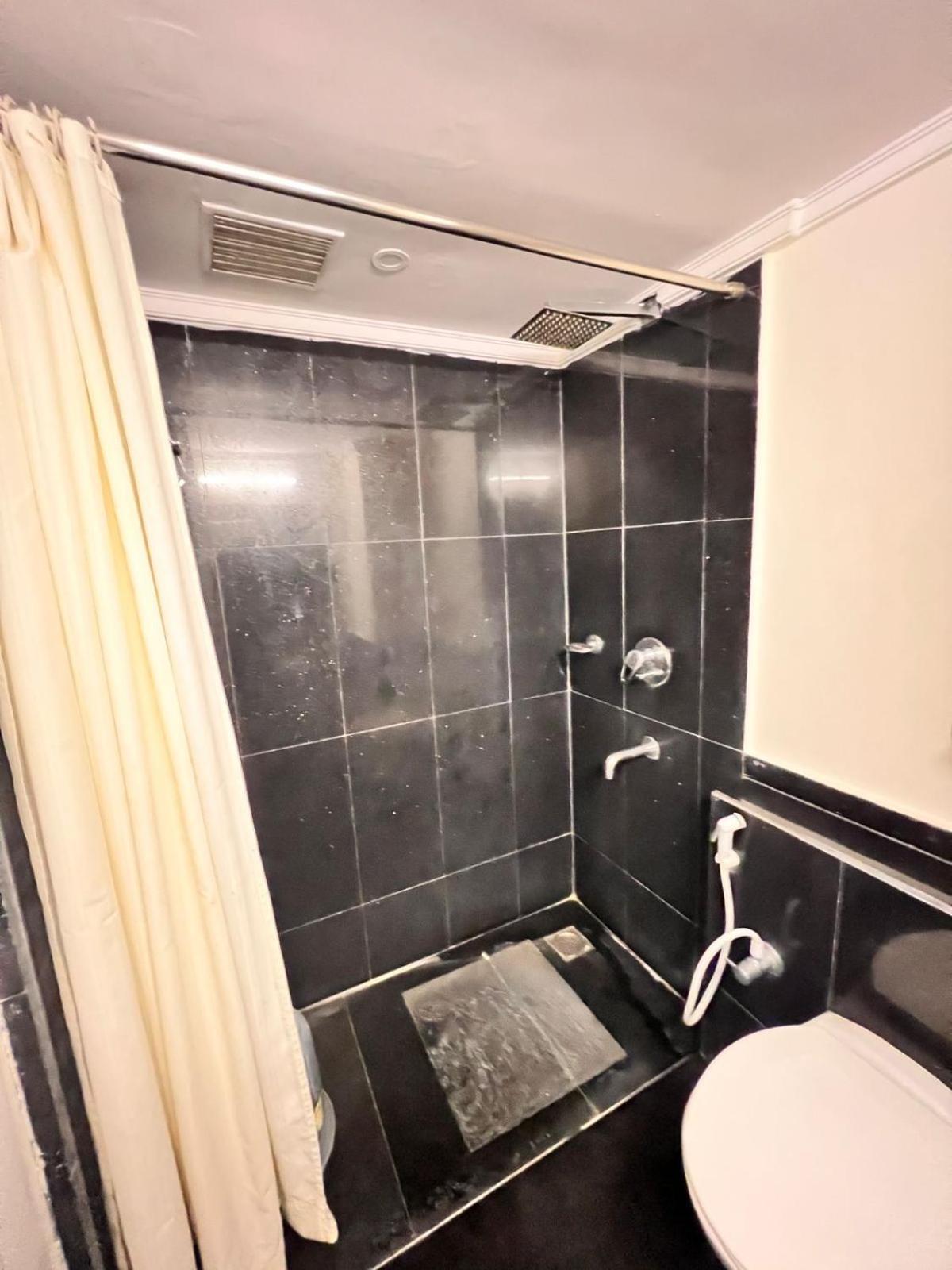 Hotel Dr Rajkumar International Bangalore Exteriör bild